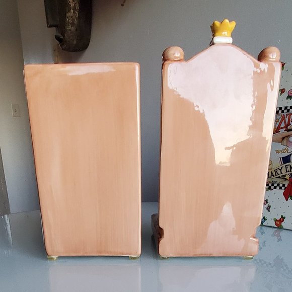Mary Engelbreit Queen Ceramic Bookends - Cream and Tan - Picture 3 of 15